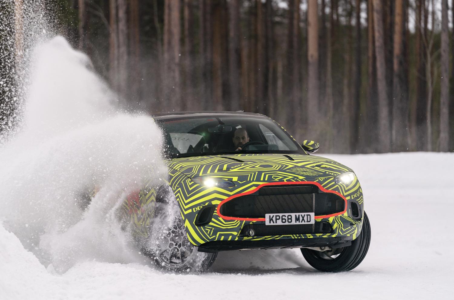 Видео: кроссовер Aston Martin DBX дрифтит за полярным кругом — Motor