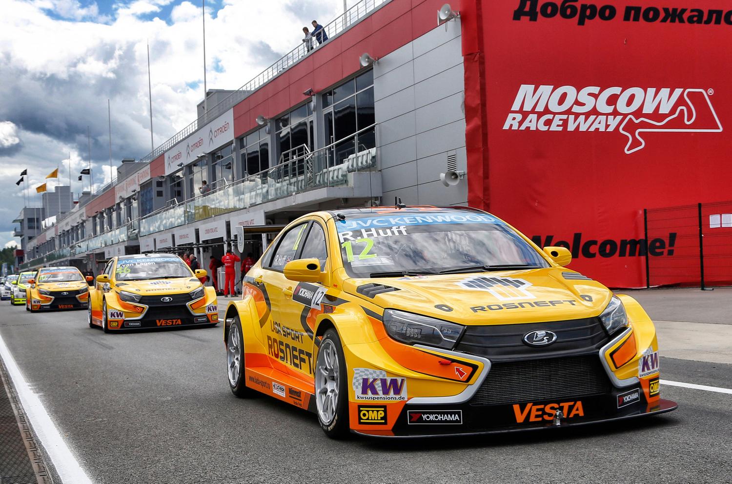 Видео: как идеально проехать «Moscow Raceway» на Lada Vesta — Motor