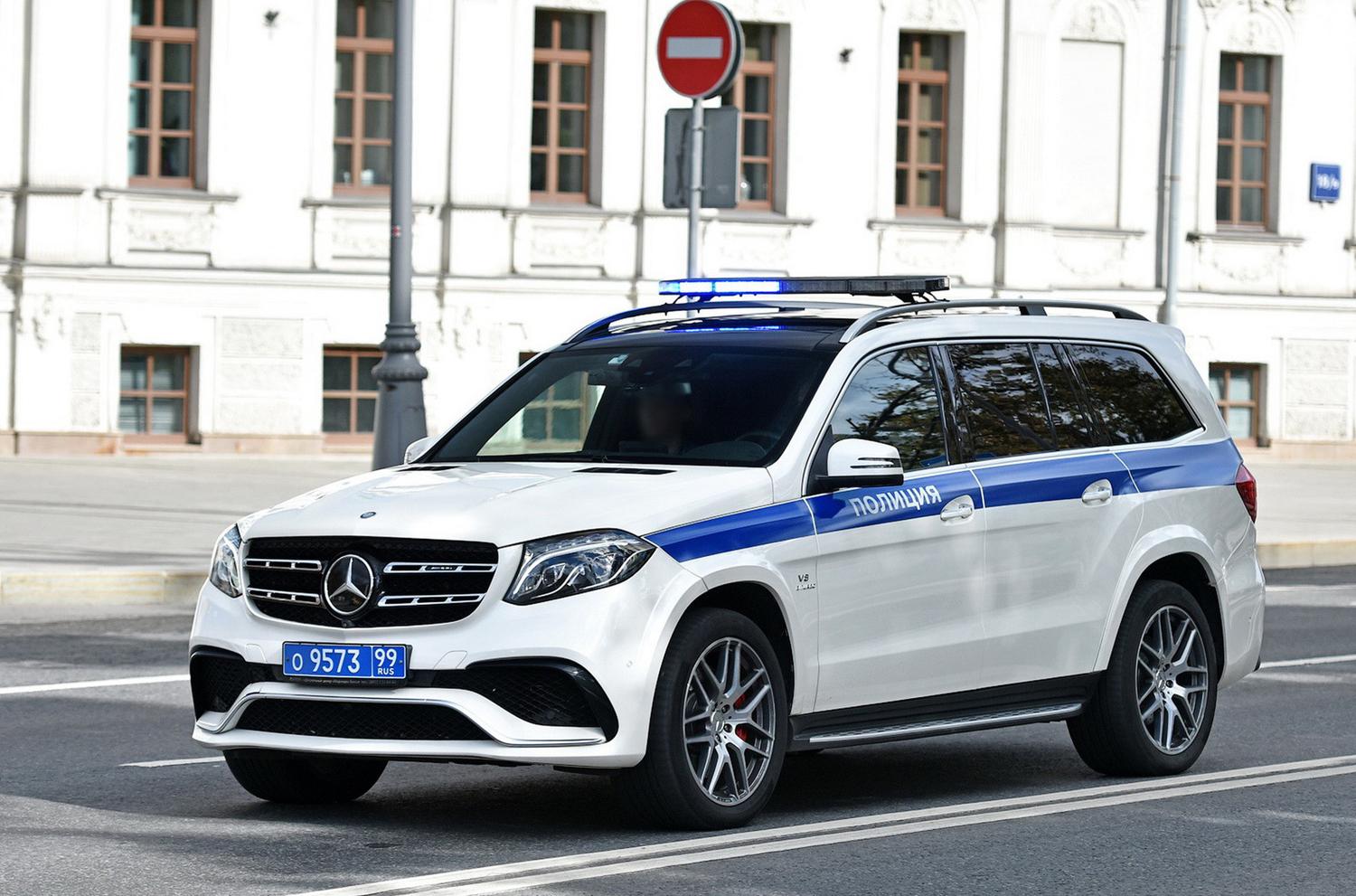 Mercedes-AMG GLS 63, пикап Ford 6,8-литровым мотором и другие поводы  завидовать полицейским — Фото — Селектор — Motor