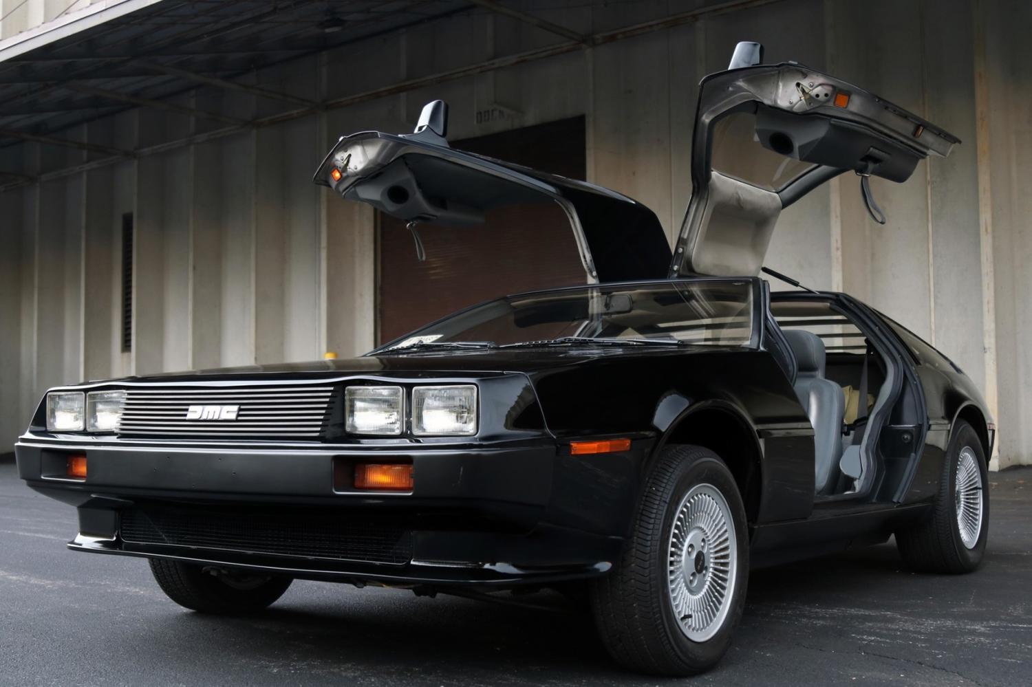 DeLorean в редком цвете и с крошечным пробегом пустили с молотка — Motor