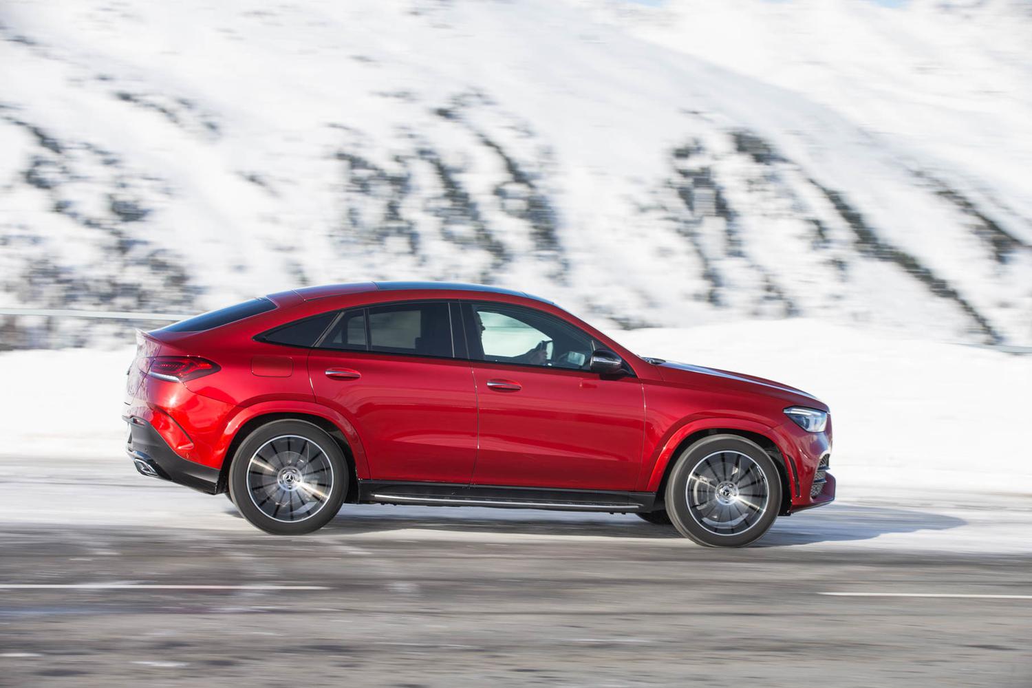 По праву ли новый Mercedes-AMG GLE 53 Coupe носит шильдик AMG? — Тест-драйв  — Motor