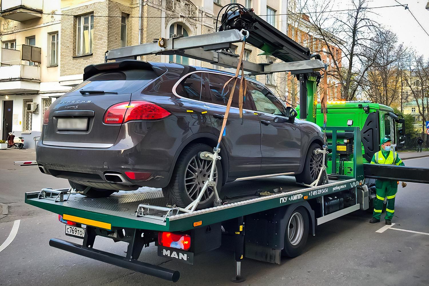 Porsche Cayenne москвича арестовали за неоплату парковки — Motor