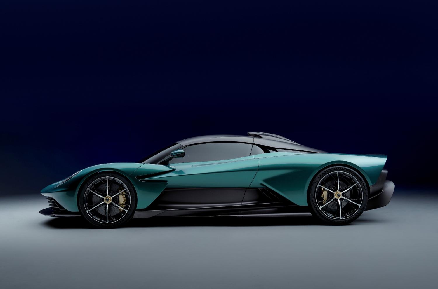 Aston Martin представил гибридный суперкар Valhalla — Motor