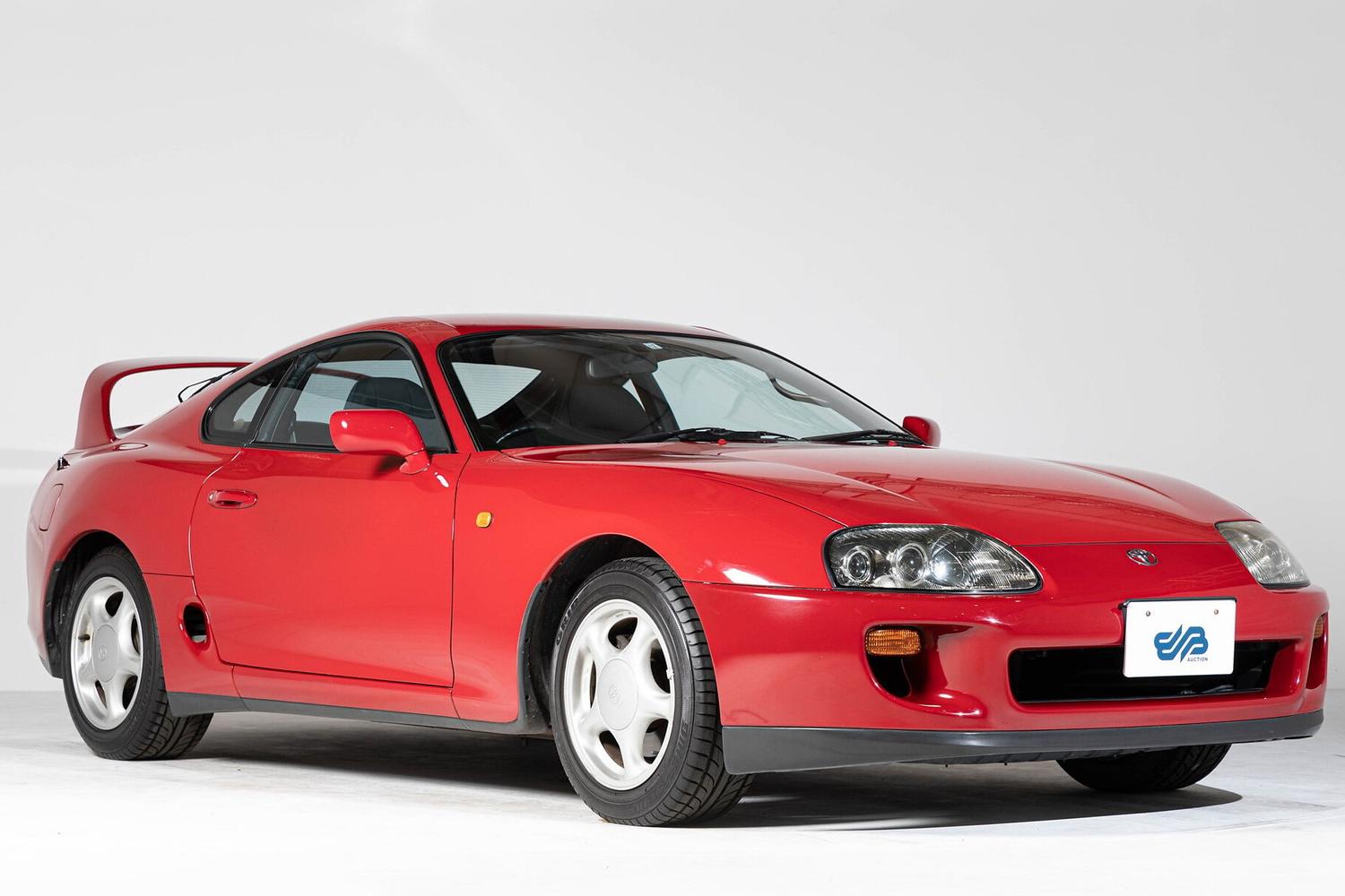 В Японии пустят с молотка Toyota Supra, простоявшую в гараже 22 года — Motor