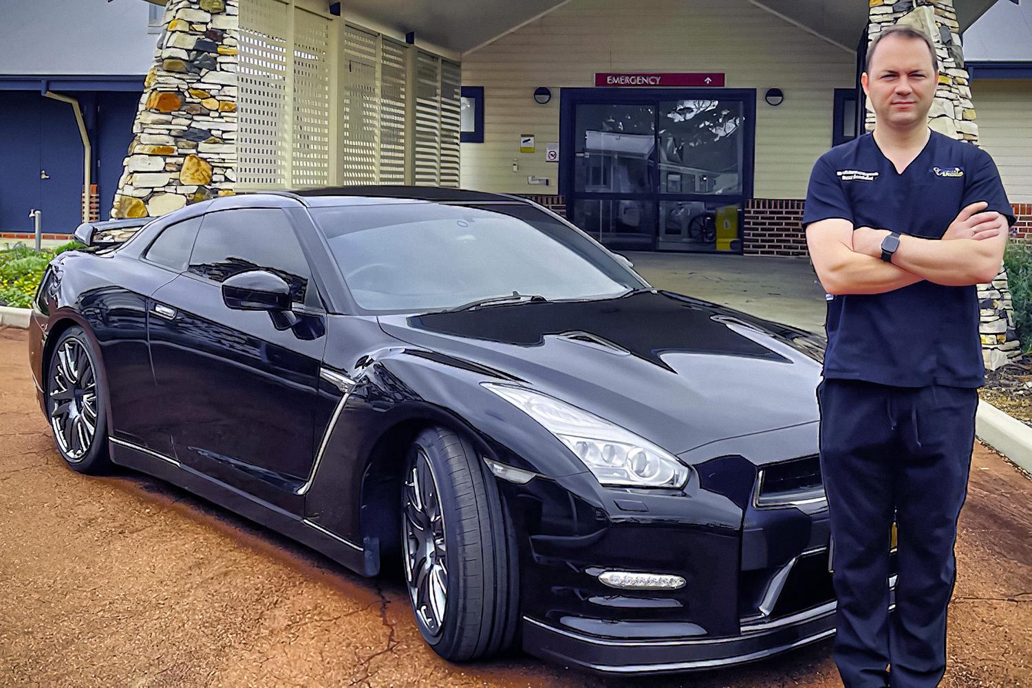 Австралийский врач хочет зарегистрировать свой Nissan GT-R как автомобиль скорой  помощи — Motor