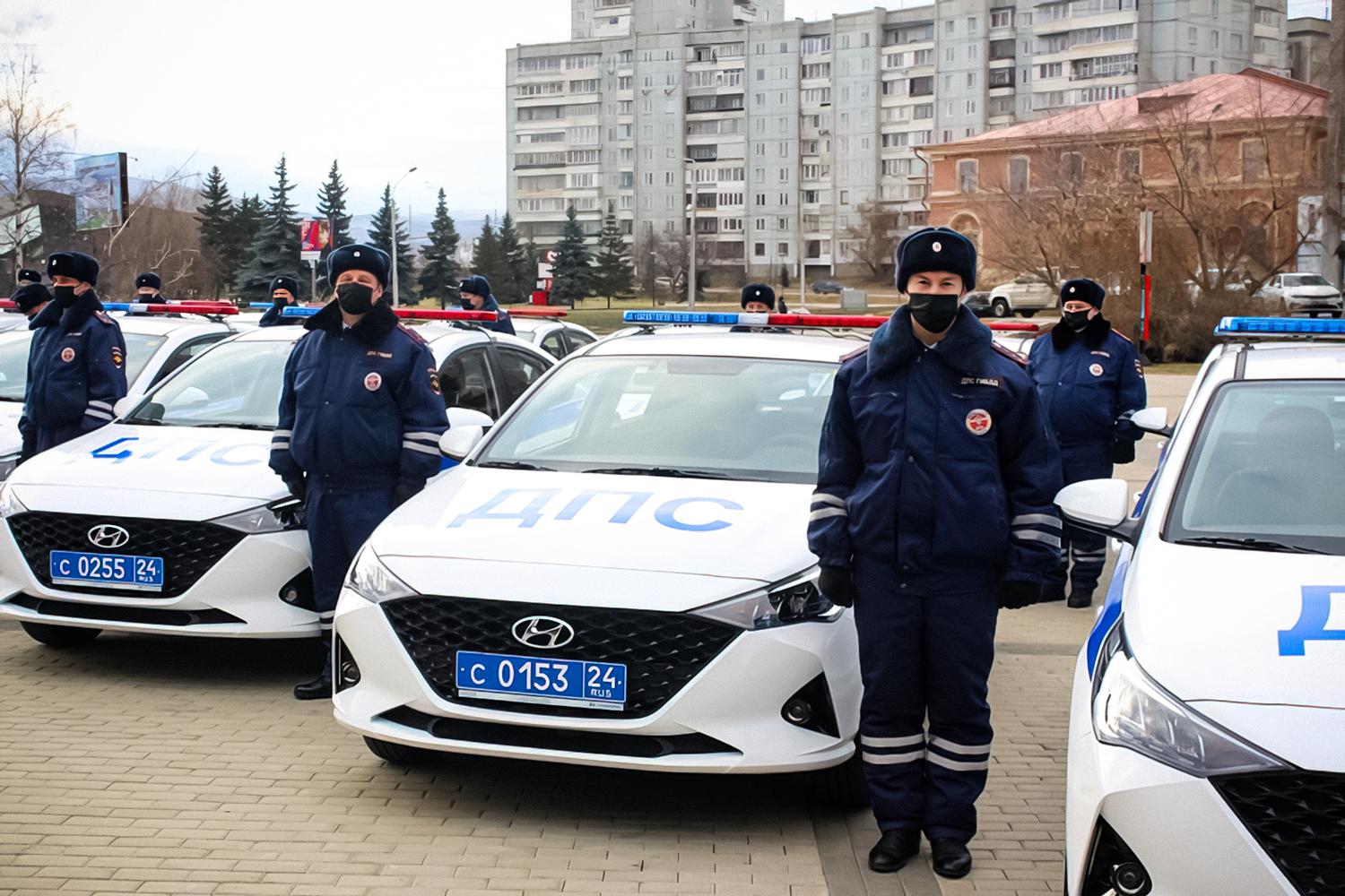 Инспекторы ГИБДД получили служебные Hyundai Solaris, оснащенные аппаратами  ИВЛ — Motor