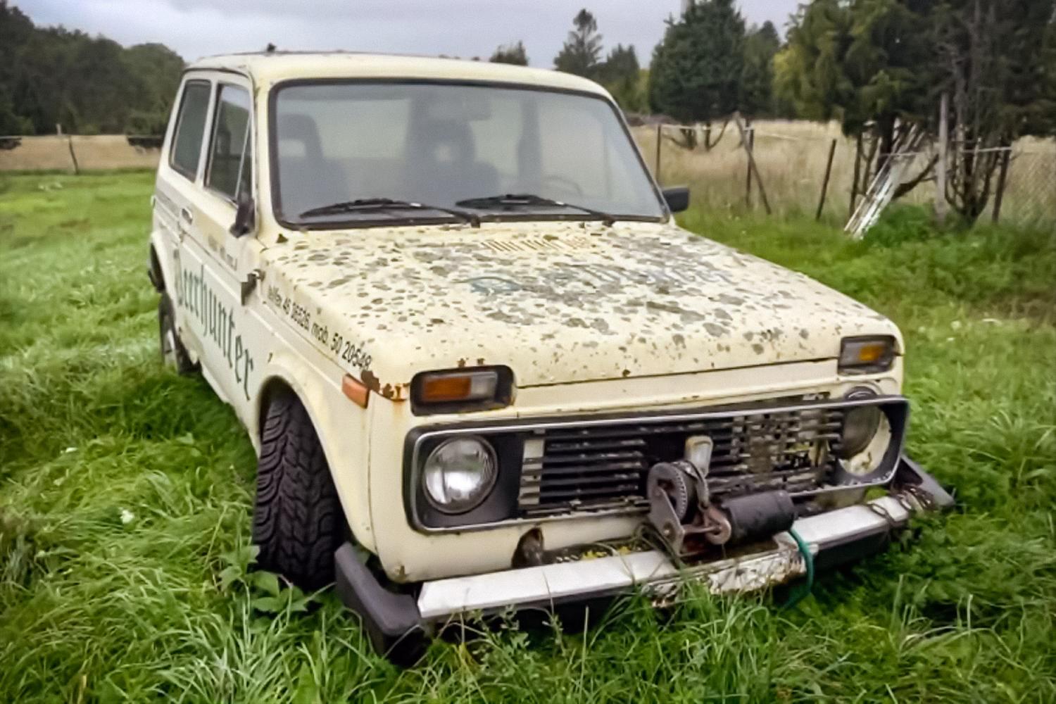 Настоящее советское качество»: европейцы оценили ржавую Lada Niva,  заброшенную на 15 лет — Motor