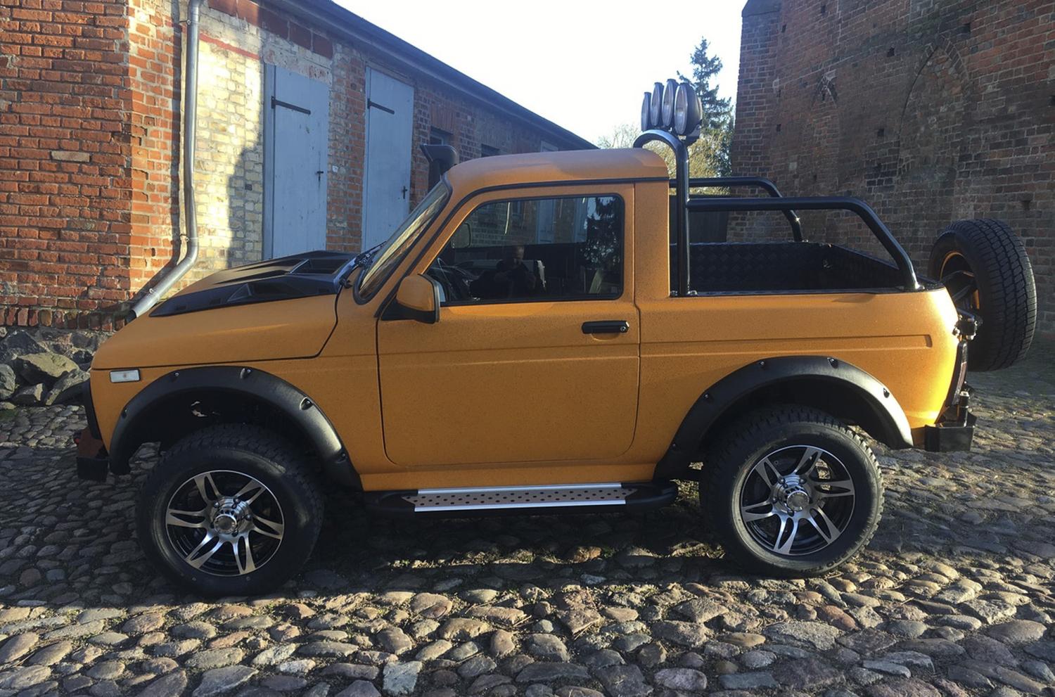 Посмотрите на пикап Lada Niva Zubr. Его построили в Германии и он стоит три  миллиона рублей — Motor