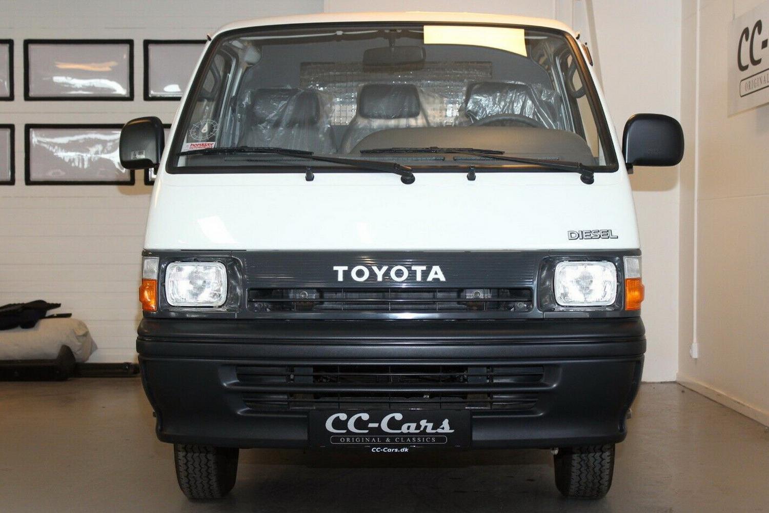 Toyota hiace old model for sale sales