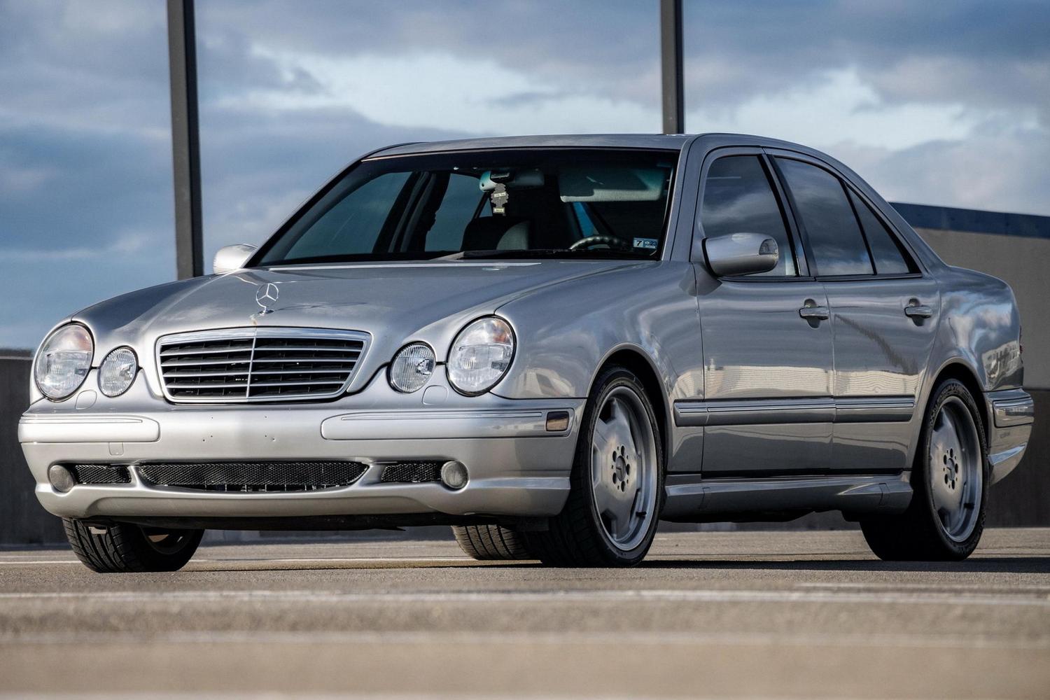 Уникальный Mercedes-Benz E 55 AMG на «механике» пустили с молотка — Motor