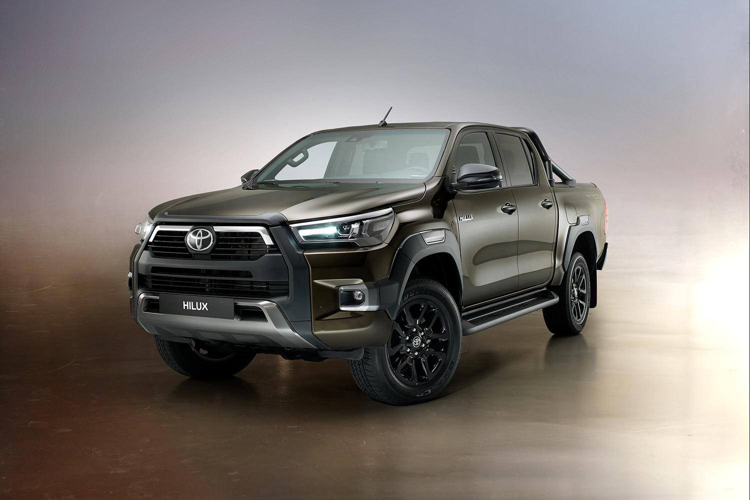 В российских автосалонах появились новые пикапы Toyota Hilux — Motor