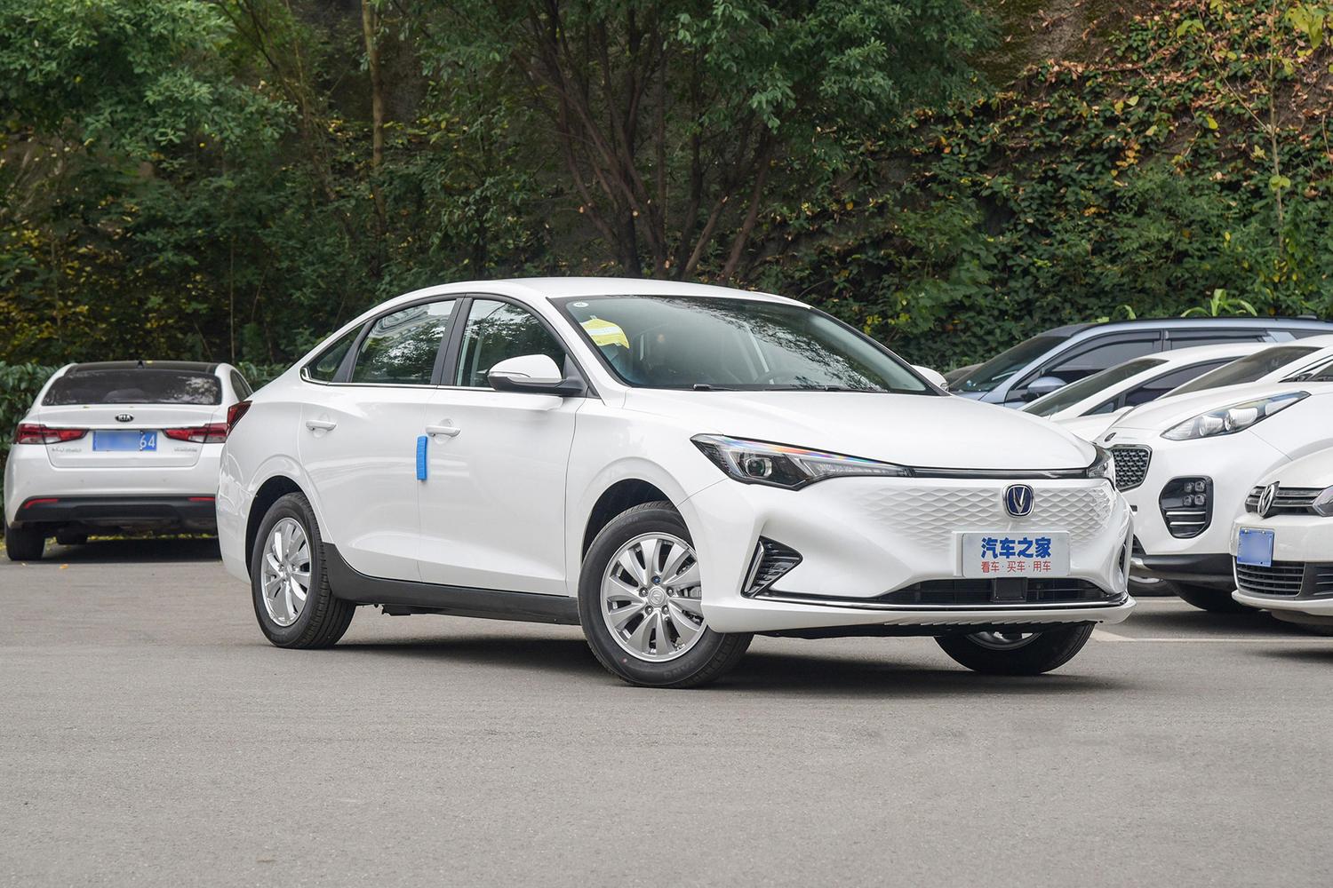 В России появился электрический седан Changan за 3 млн рублей — Motor
