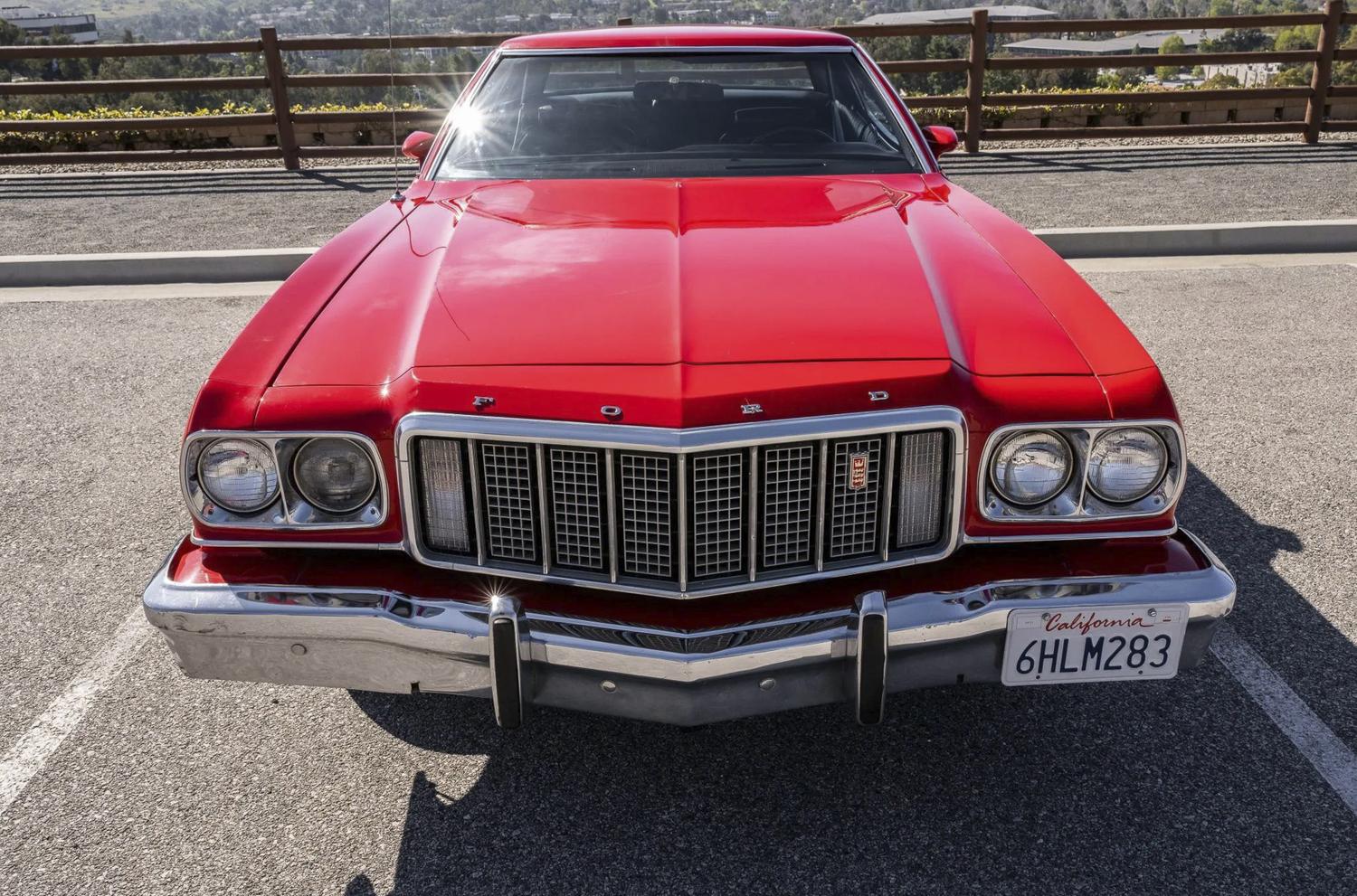 На продажу выставлена реплика Ford Gran Torino из сериала «Старски и Хатч»  — Motor