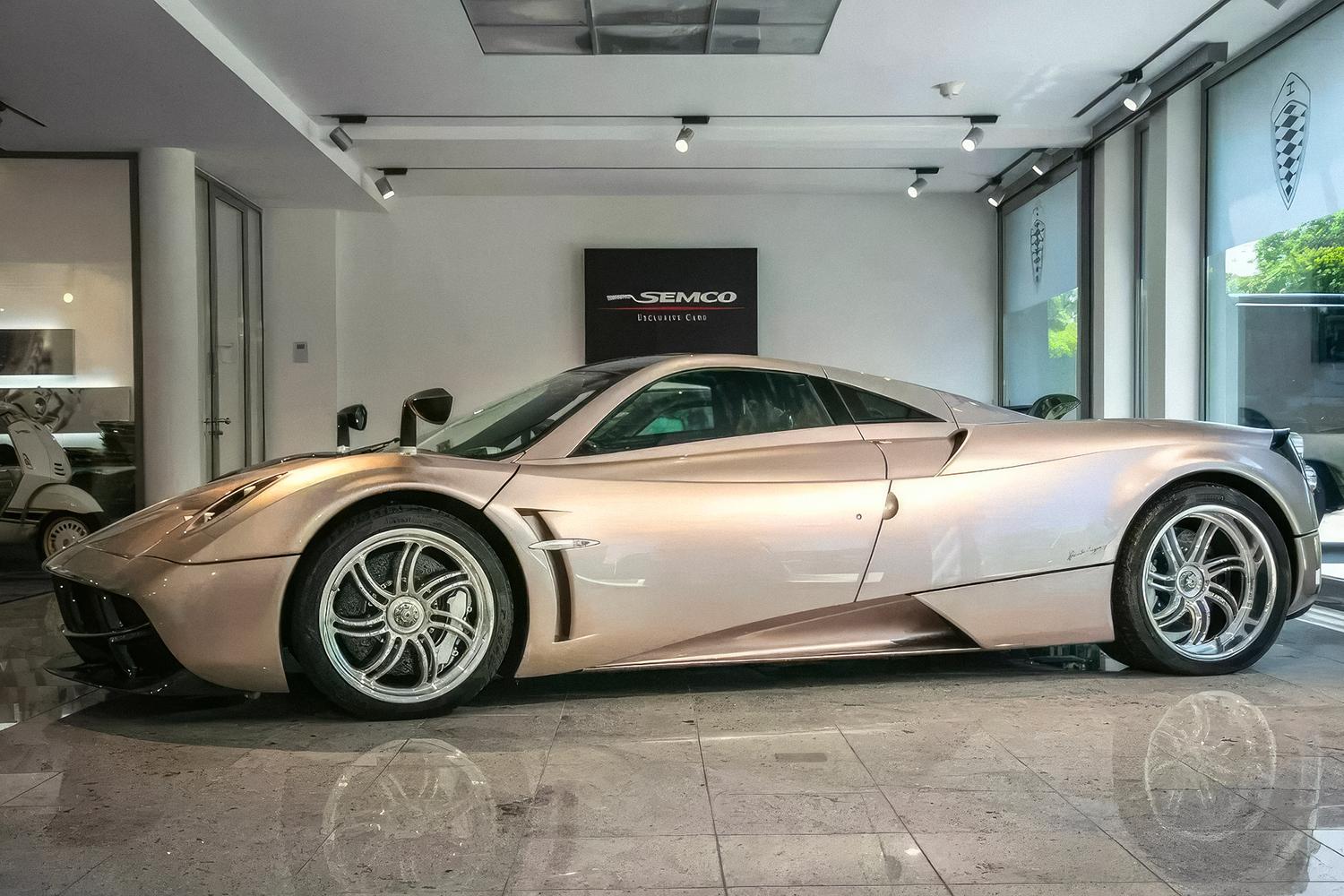 Россиянам предложили купить гиперкар Pagani Huayra за 230 миллионов рублей  — Motor