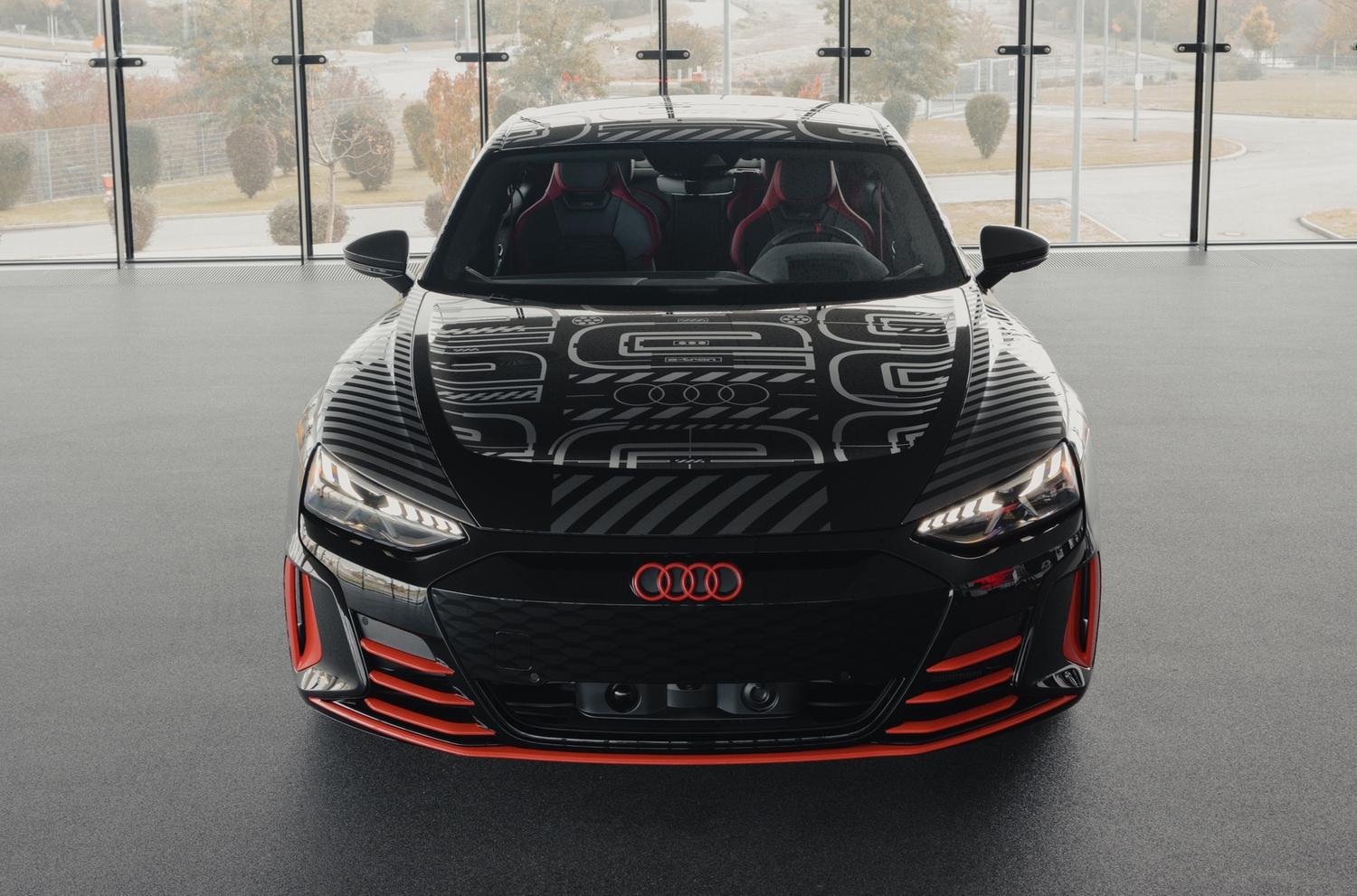 Audi RS e-tron GT получил спецверсию с дизайном тестового прототипа — Motor