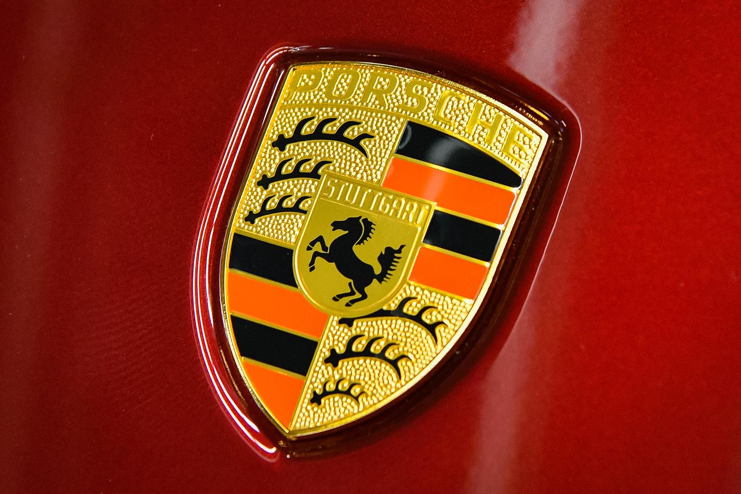 PORSCHE   