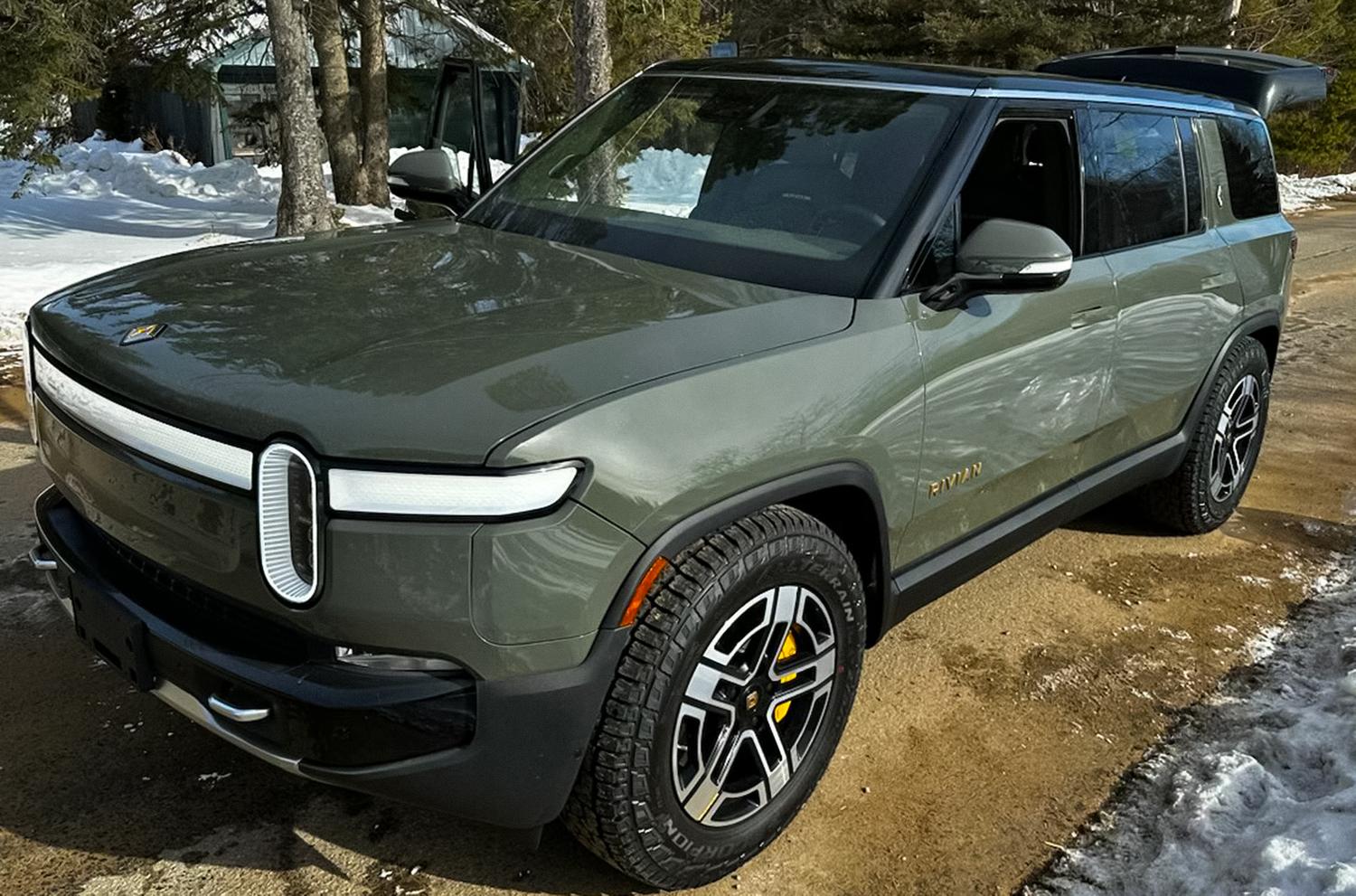 Клиент Rivian ждал свой электрокар три года. Он вышел из строя через два  дня — Motor