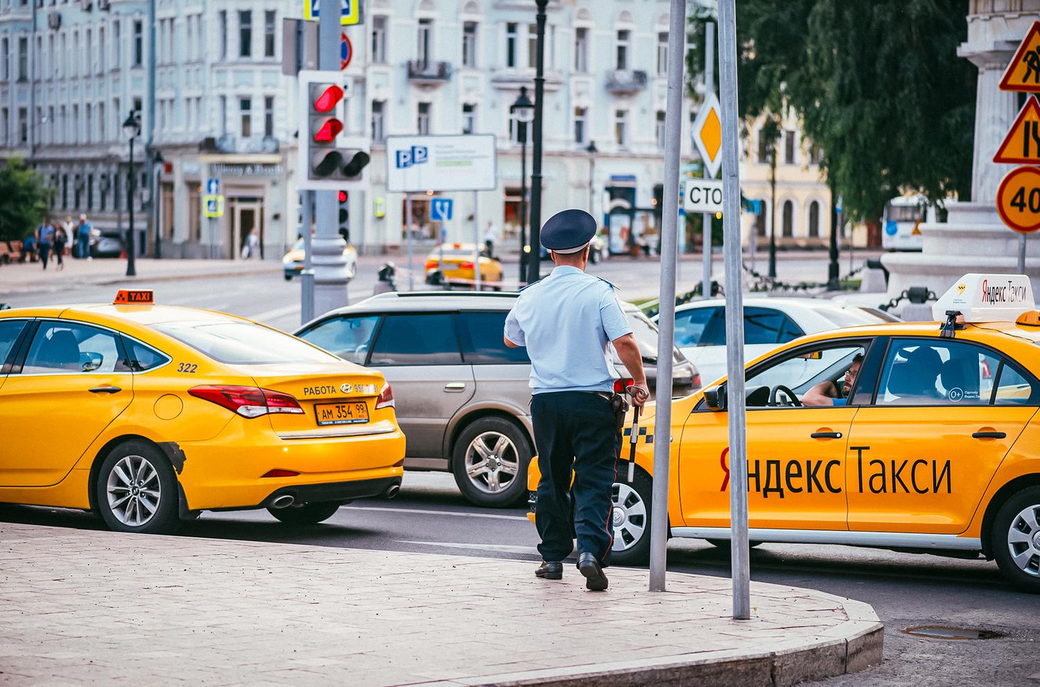 Таксисты просят не заставлять их пересаживаться на российские автомобили —  Motor