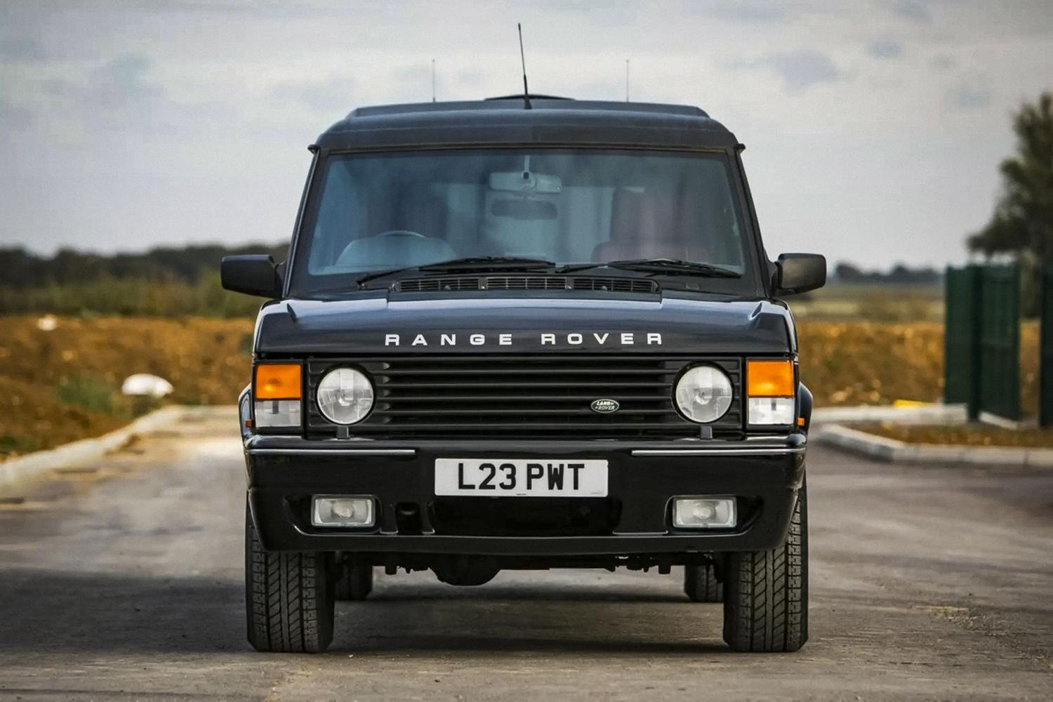 С молотка пустят уникальный 30-летний Range Rover, принадлежавший  королевской семье — Motor