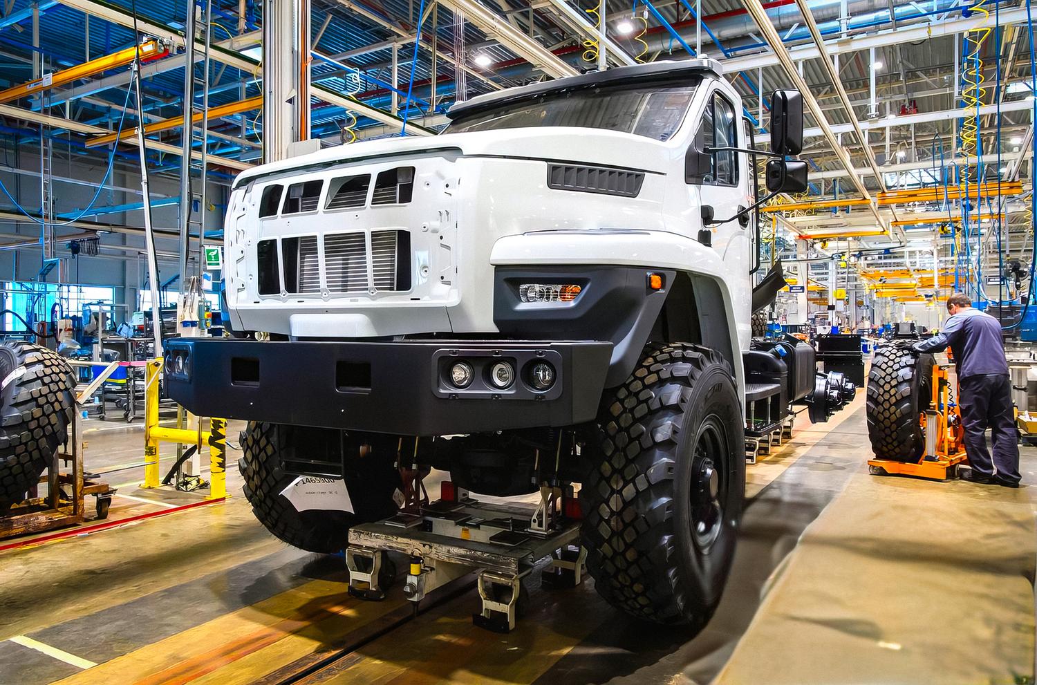 На бывшем российском заводе Volvo запустили сборку грузовиков — Motor