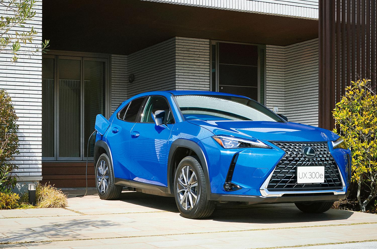 Гибридный Lexus UX обновился и стал мощнее — Motor