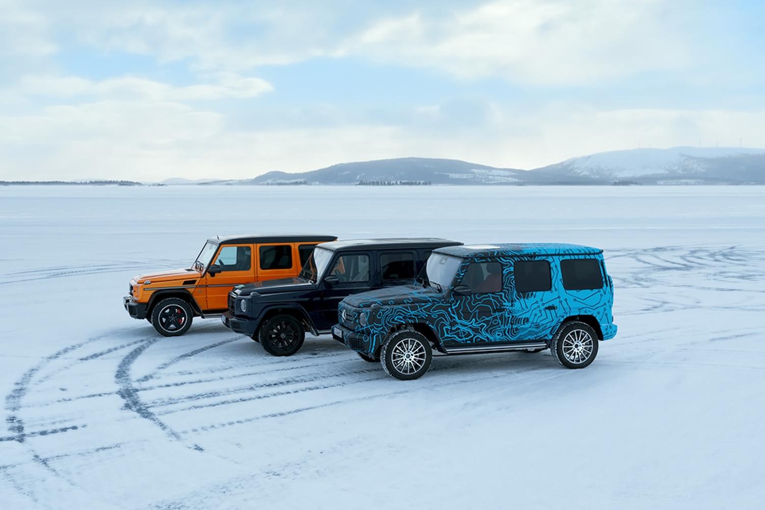 Видео: электрический Mercedes-Benz G-Class погонялся по снегу и льду с  предшественниками — Motor