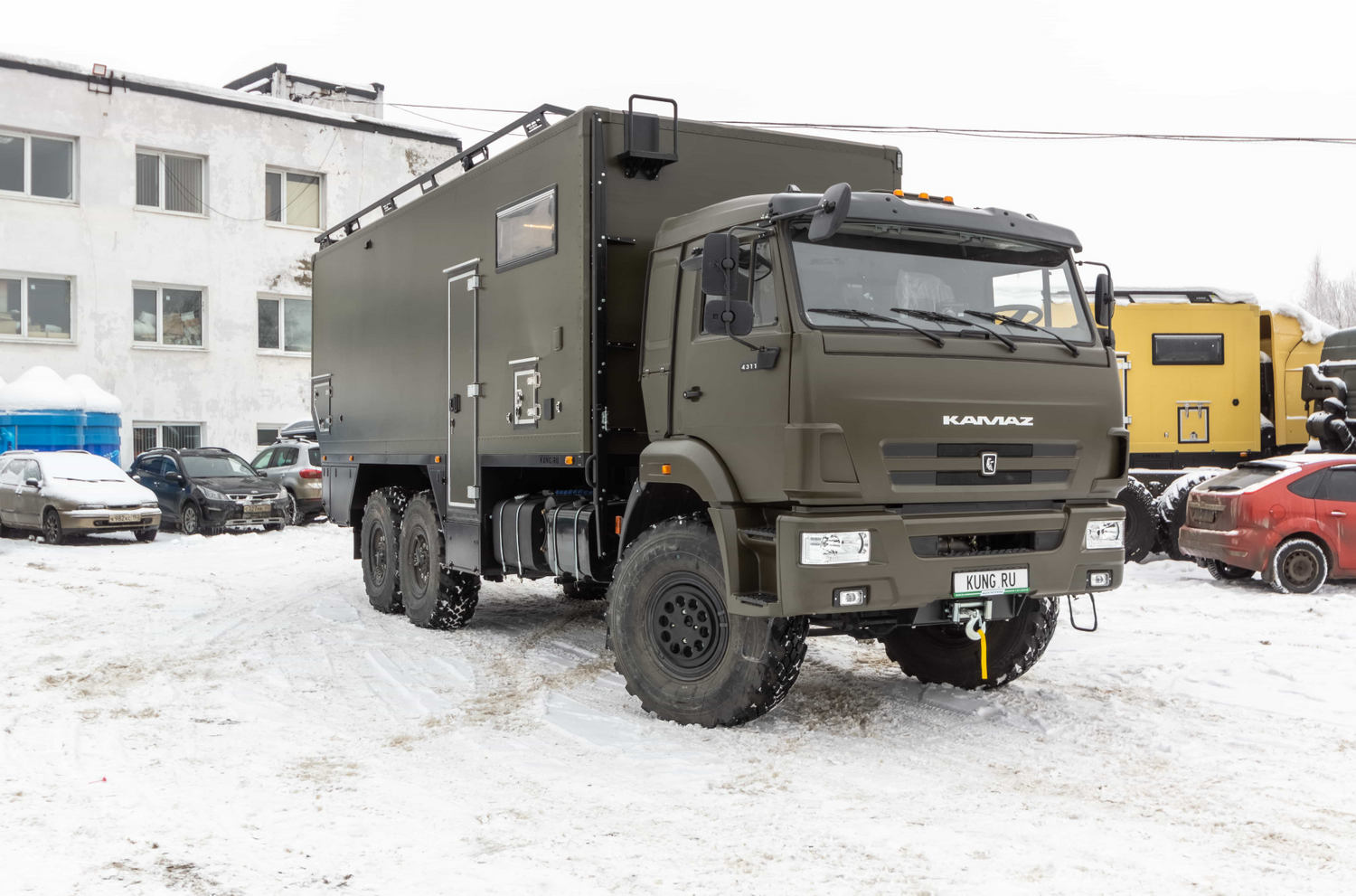 Из КамАЗа сделали премиальный автодом с двуспальной кроватью и душевой —  Motor