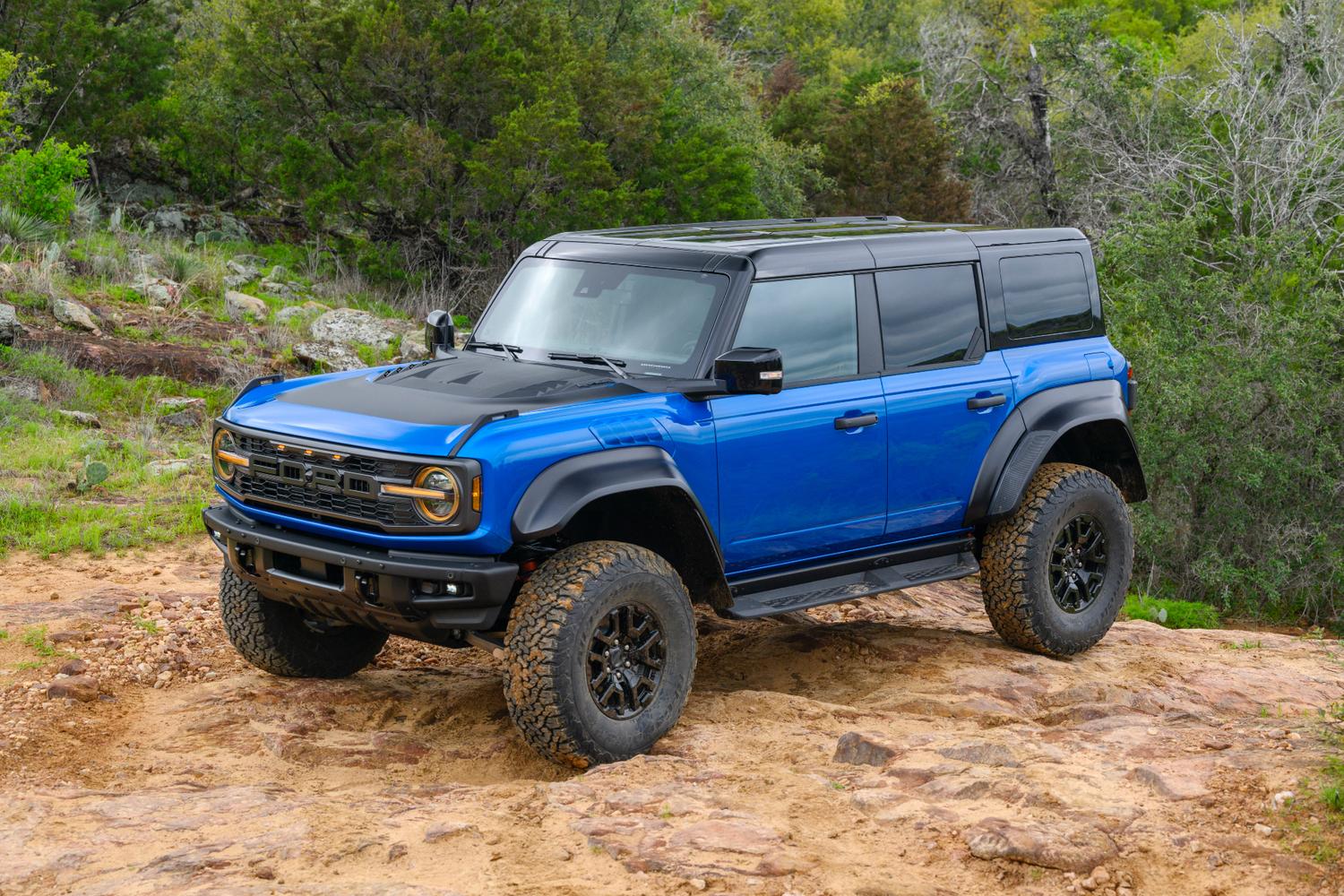 Новую версию Ford Bronco Raptor показали во время солнечного затмения —  Motor