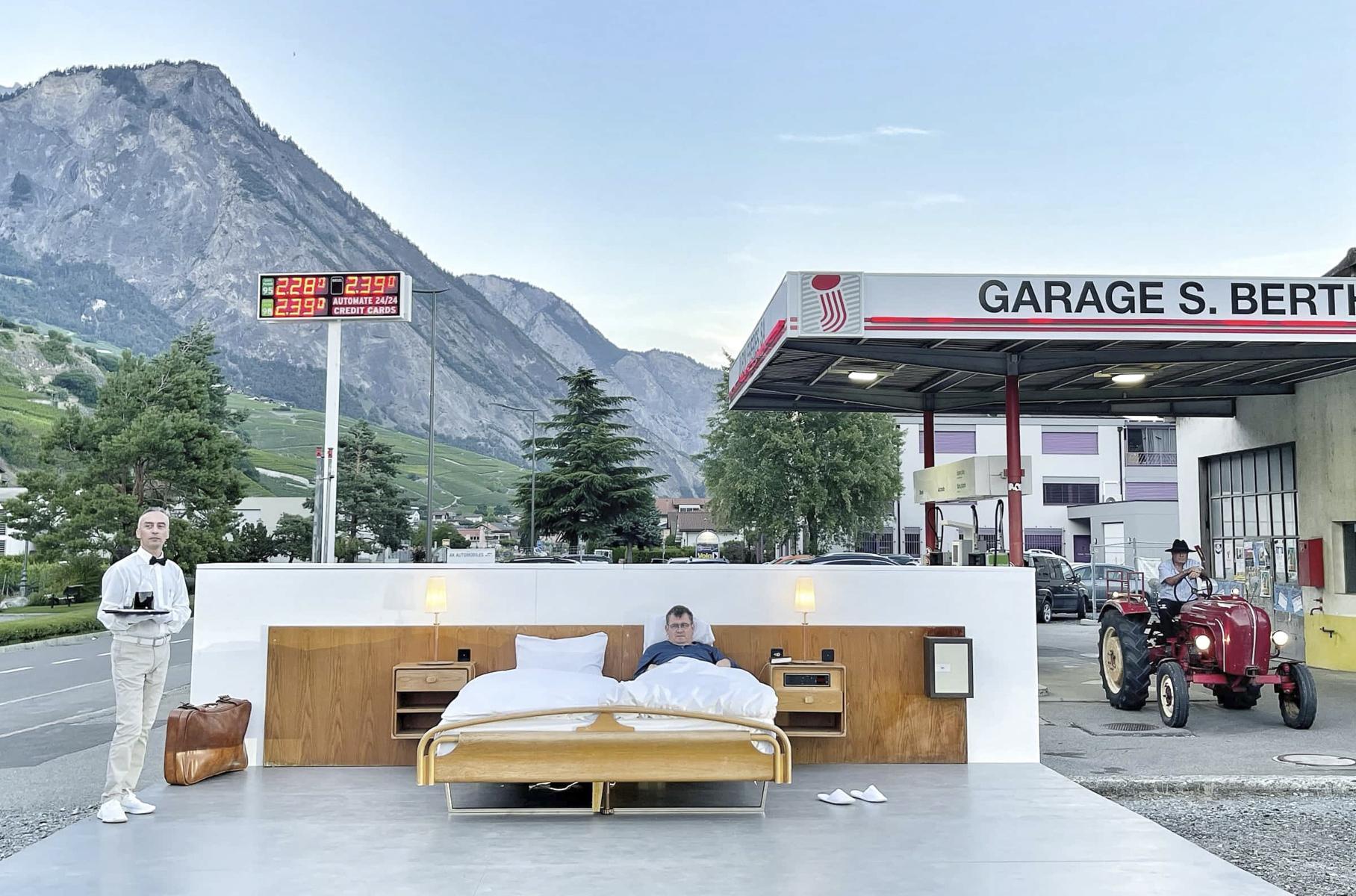 У Швейцарії можна переночувати в готелі "нуль зірок". Прямо на заправці