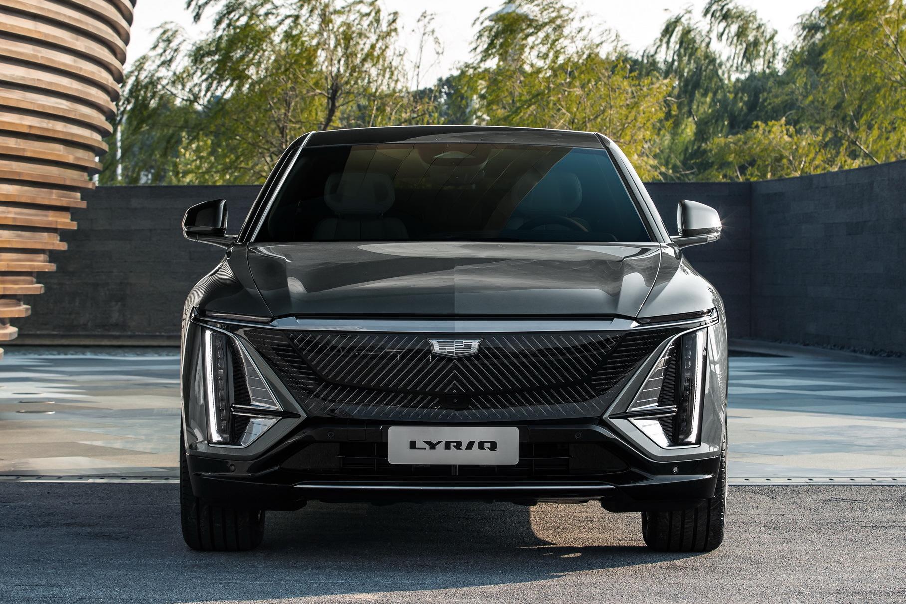 Cadillac предложил большие скидки на новый электрокроссовер Lyriq