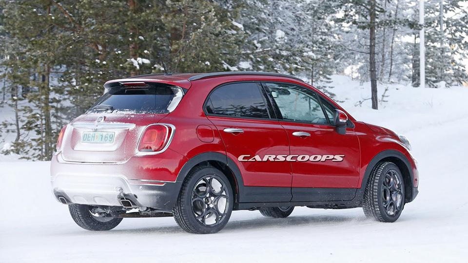 Fiat 500X вновь сфотографировали в Италии