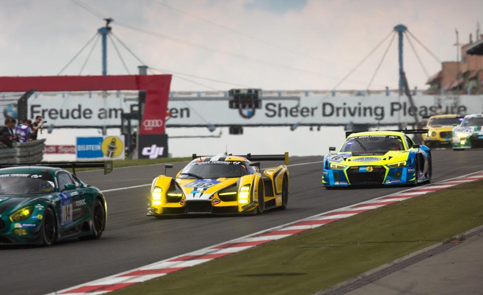 kak nastraivayut mashiny pered gonkami na