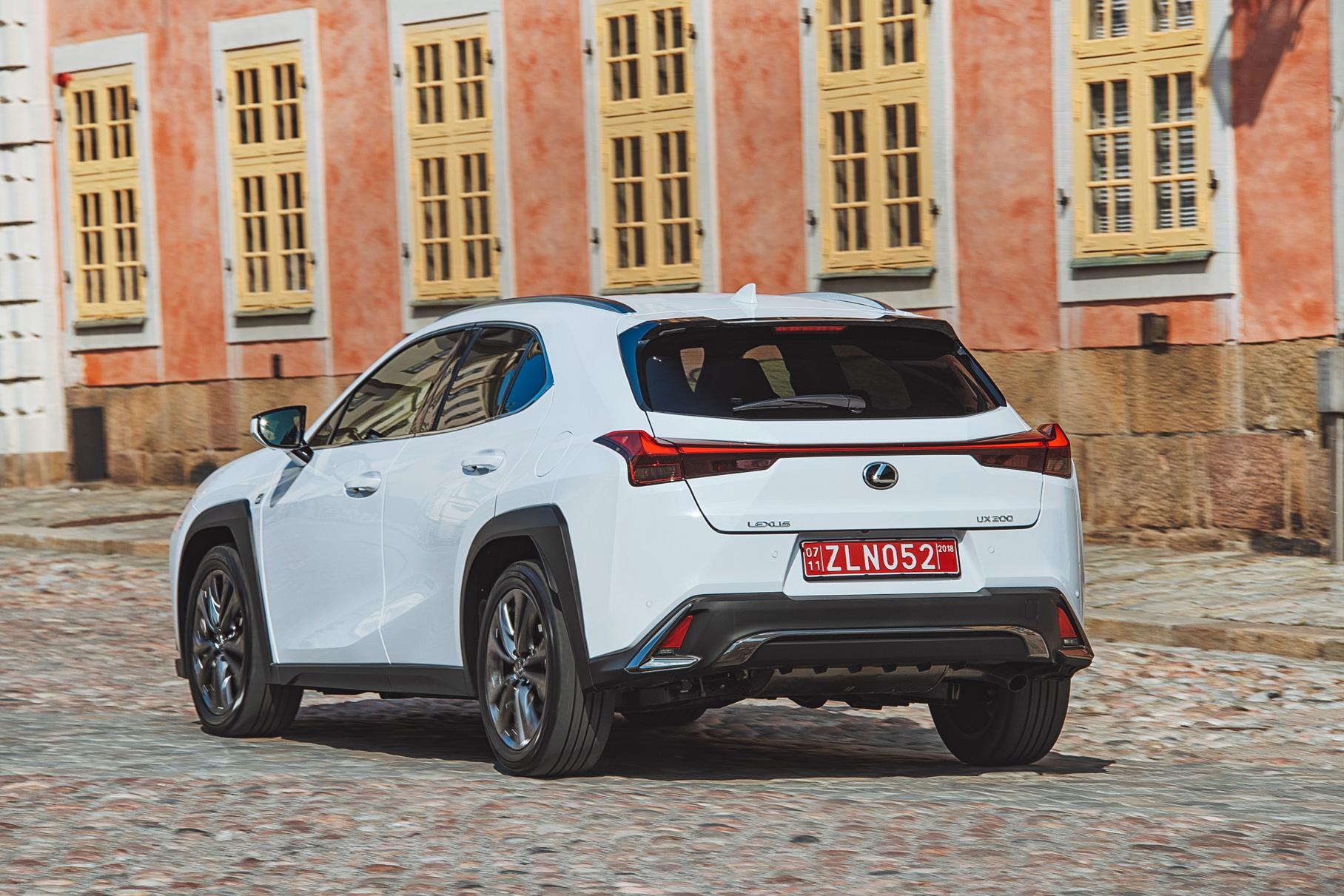 ТОП-5 самых емких кроссоверов уходящего года