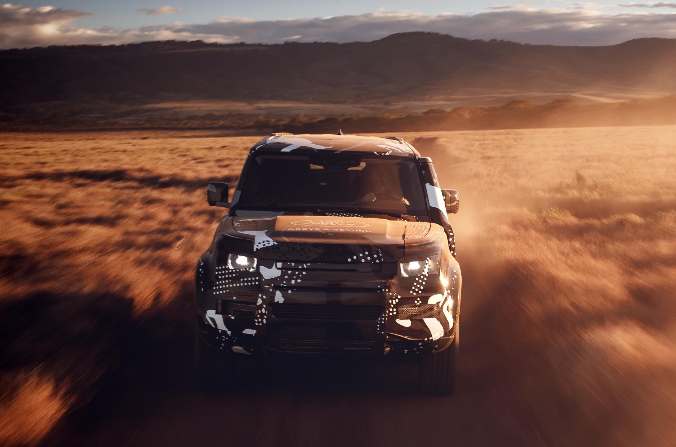Появилась информация окомплектациях нового Land Rover Defender
