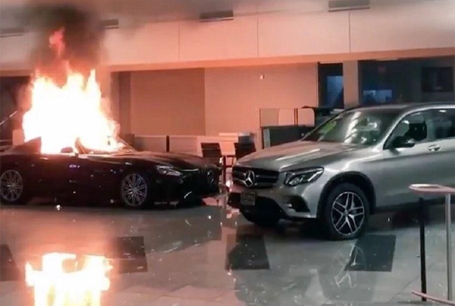 marodery v ssha razgromili avtosalony