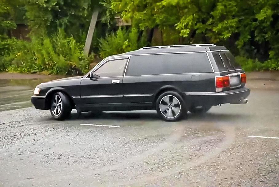 video katafalk na baze toyota crown