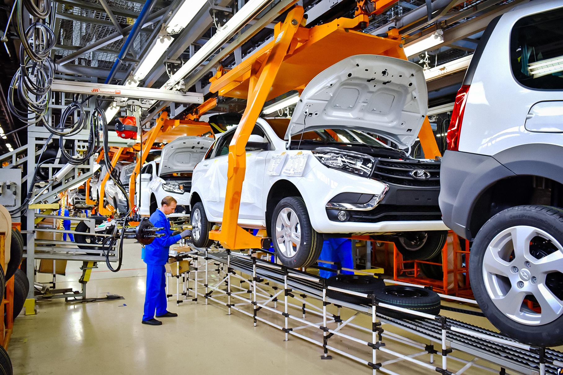 В России рухнуло производство легковых автомобилей — Motor