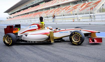 F112
%В прошлом году HRT обкатала свой автомобиль только по ходу официальных тренировок первого этапа чемпионата в Австралии. Новая машина F112 свои первые километры проехала за десять дней до начала первенства, так что прогресс, безусловно, есть. О характеристиках машины говорить излишне. Новая машина – эволюция предшественницы, которая и без того была худшей в чемпионате.