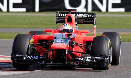 MR01
%Команда не смогла привезти MR01 ни на одну из серий тестов – изначально предполагалось, что Marussia пропустит лишь первую из них, но затем стало известно, что инженеры не успеют подготовить машину и ко второй. В начале марта Marussia собиралась обкатать новинку в Барселоне, но в последний момент планы сорвались – MR01 не справилась с краш-тестом FIA. Обкатка состоялась в Сильверстоуне в рамках съемок рекламных роликов, но избавлять MR01 от детских болезней придется уже в Мельбурне.