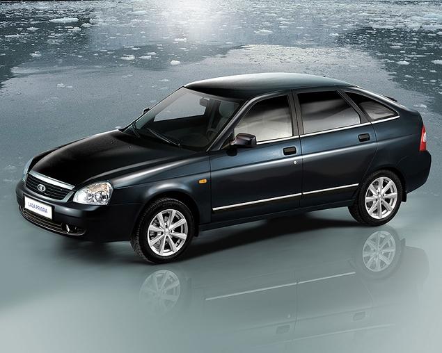 Базовая версия "Лады Приоры" в кузове хэтчбек конкуренции с "ё-мобилем" также не выдержала: ее стоимость составляет 310,3 тысячи рублей.