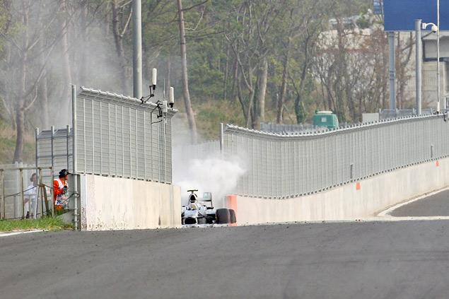 W03 Нико Росберга почти 20 минут ждал эвакуации