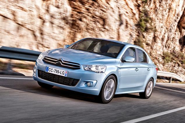 Citroen C-Elysee удивляет очень приятным шасси: подвеска комфортная и легко переваривает даже серьезные неровности. При этом автомобиль управляется очень приятно