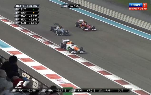 Хэмилтону (по центру) в гонке не везет