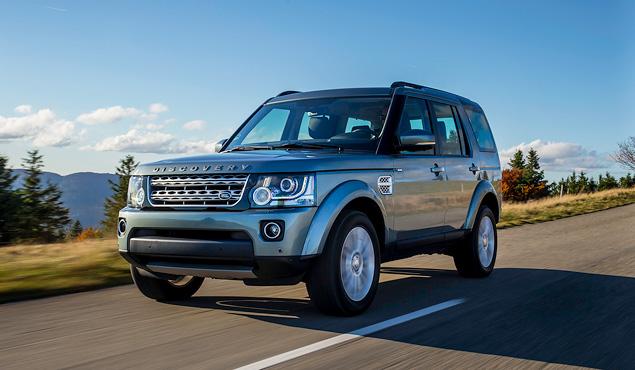 Спереди -- фары в стиле нового Range Rover и надпись Discovery вместо прежней Land Rover