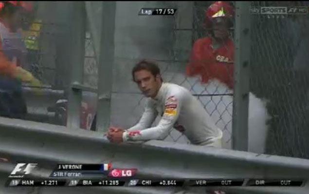 Жан-Эрик Вернь сошел из-за поломки двигателя