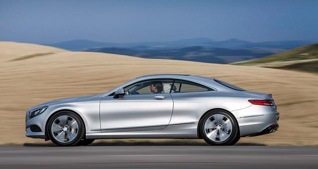 Базовая версия купе S 500 4Matic в России стоит 6 250 000 рублей. S 63 AMG (точнее, она называется Mercedes-AMG S 63 — прим. ред.) с полным приводом обойдется на два с лишним миллиона дороже — от 8 500 000 рублей. А самая дорогая версия — это S 65 AMG, которая стоит 12 900 000 рублей. Для сравнения, самый доступный седан можно купить за 4 220 000 рублей.
