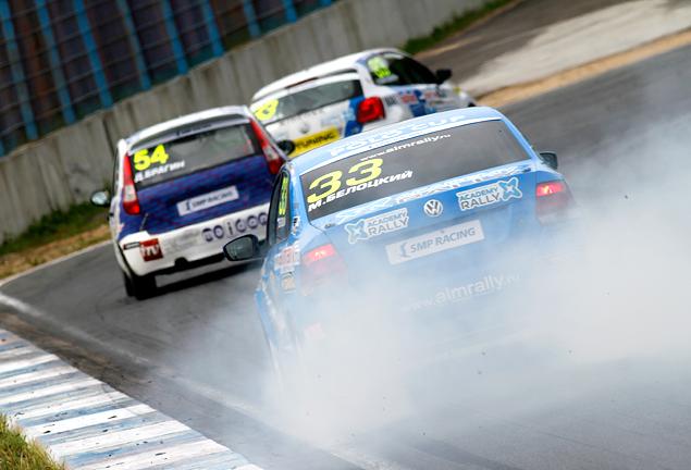 "Нажимаю на тормоз, ощущается слабое замедление передней оси, смотрю в зеркало, а там дым... Задняя ось перетормаживает"