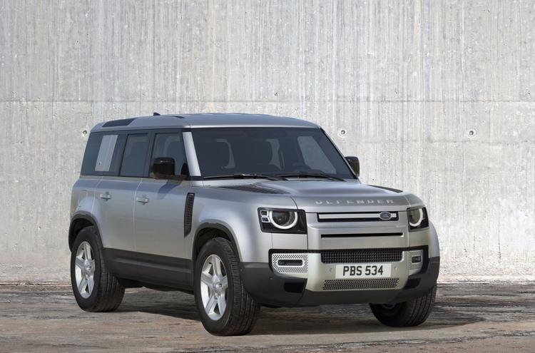 Новый Land Rover Defender - 1-ая (уже удалённая) фото интерьера