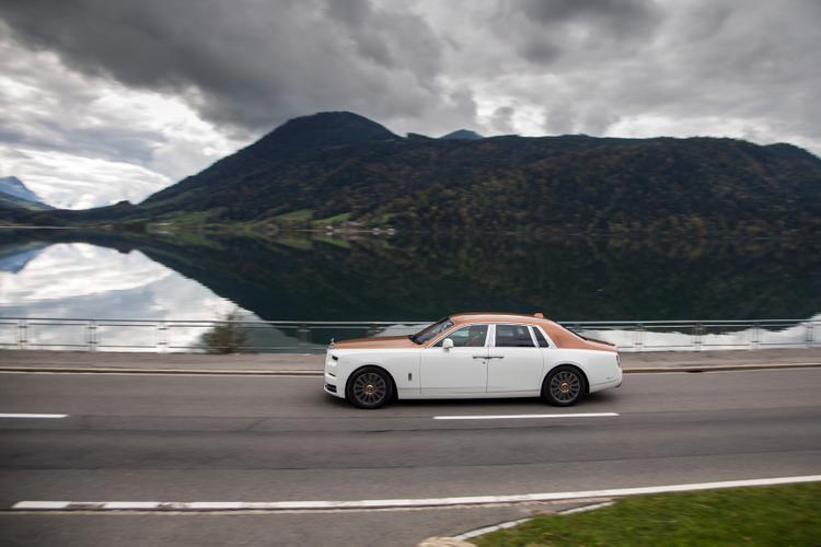 Как придумали главную дизайнерскую «фишку» Rolls-Royce Phantom