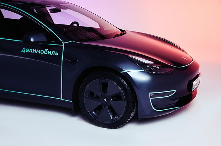 В московском каршеринге появились электрокары Tesla Model 3. И это недешево